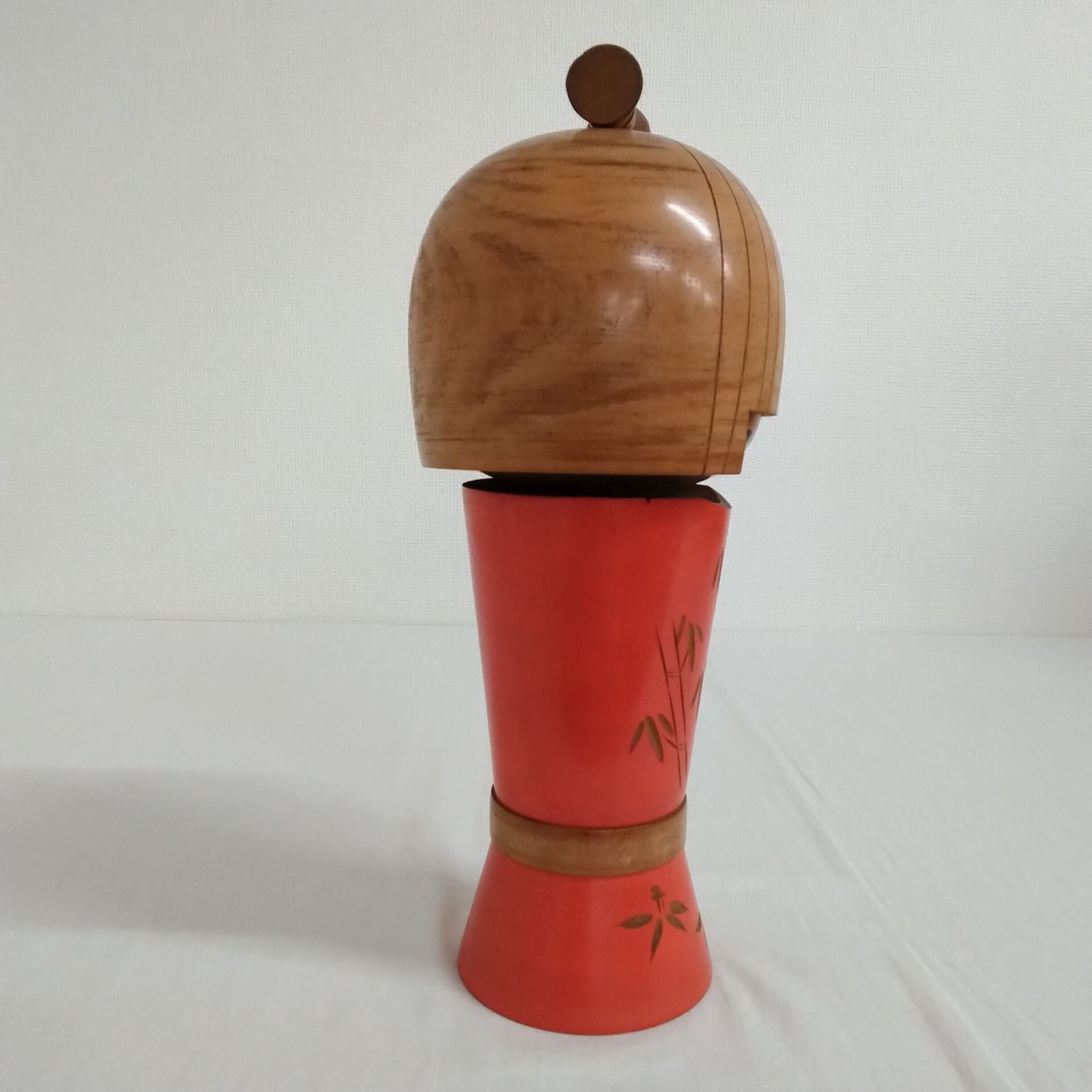 創作こけし 朱色の地に竹柄の着物を着た少女 郷土玩具 民芸品 昭和