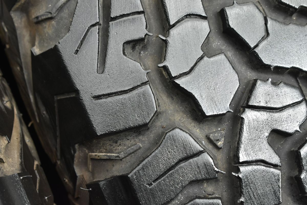 ホワイトレター 人気】BFグッドリッチ ALL-Terrain T/A KO2 215/70R16 