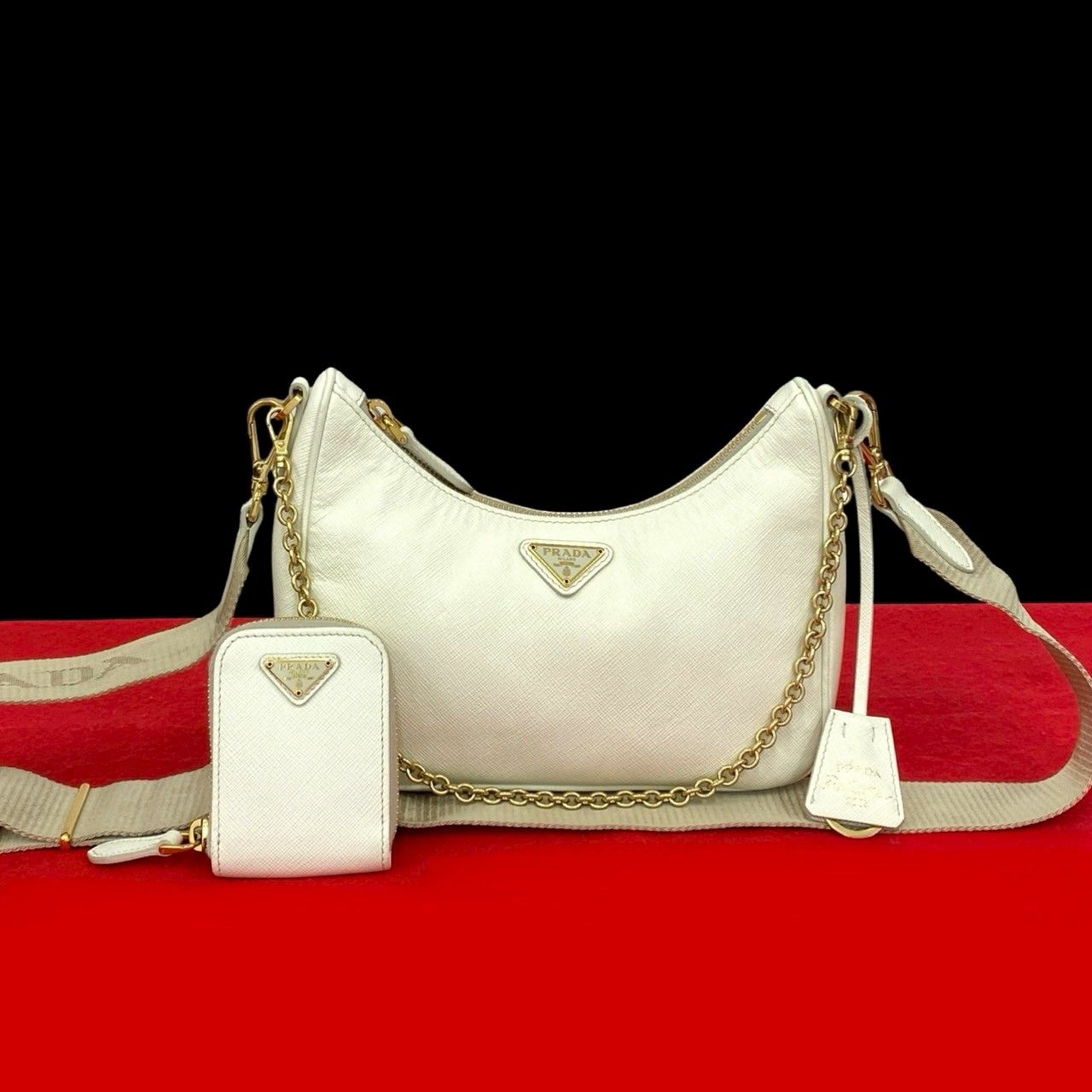 極 美品 PRADA プラダ リ エディション サフィアーノ レザー 本革 セミ ワン チェーン ショルダーバッグ ポシェット ホワイト 51731 極 美品 PRADA プラダ リ エディション サフィアーノ レザー 本革 セミ