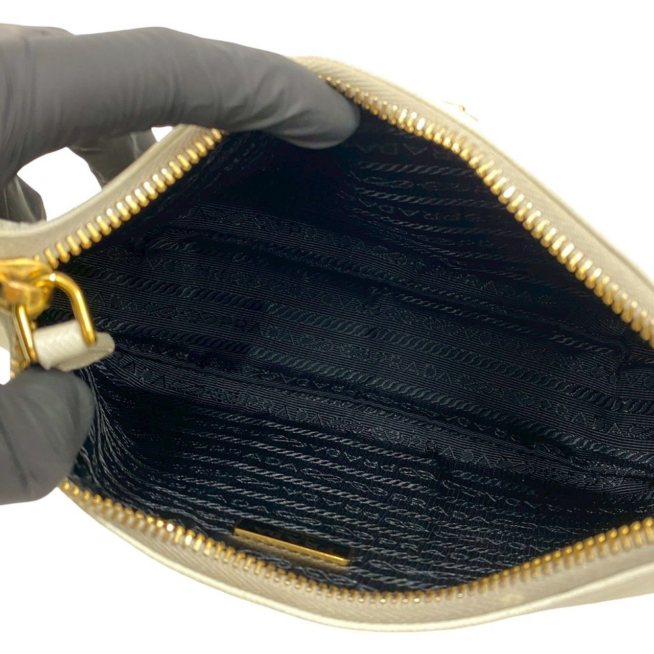 極 美品 PRADA プラダ リ エディション サフィアーノ レザー 本革 セミ