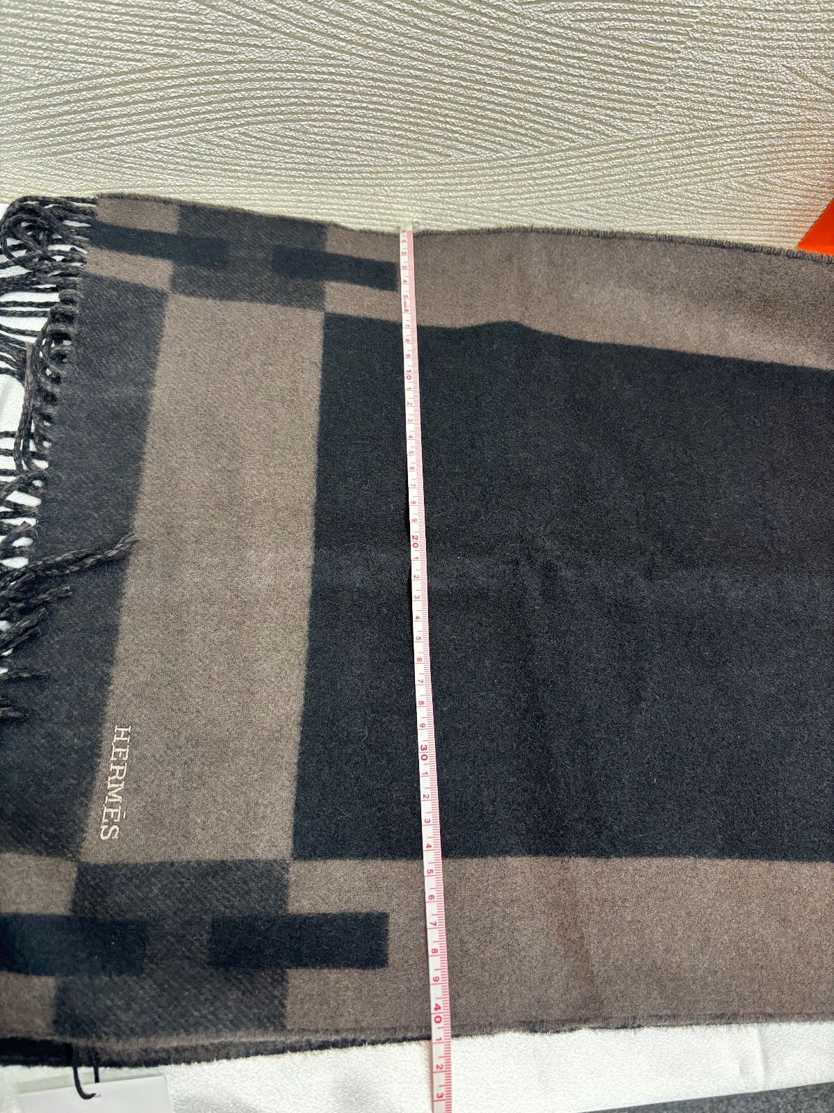 新品・タグ付き】HERMÈS エルメス カシミヤ100％ マフラー 《Hパッサン