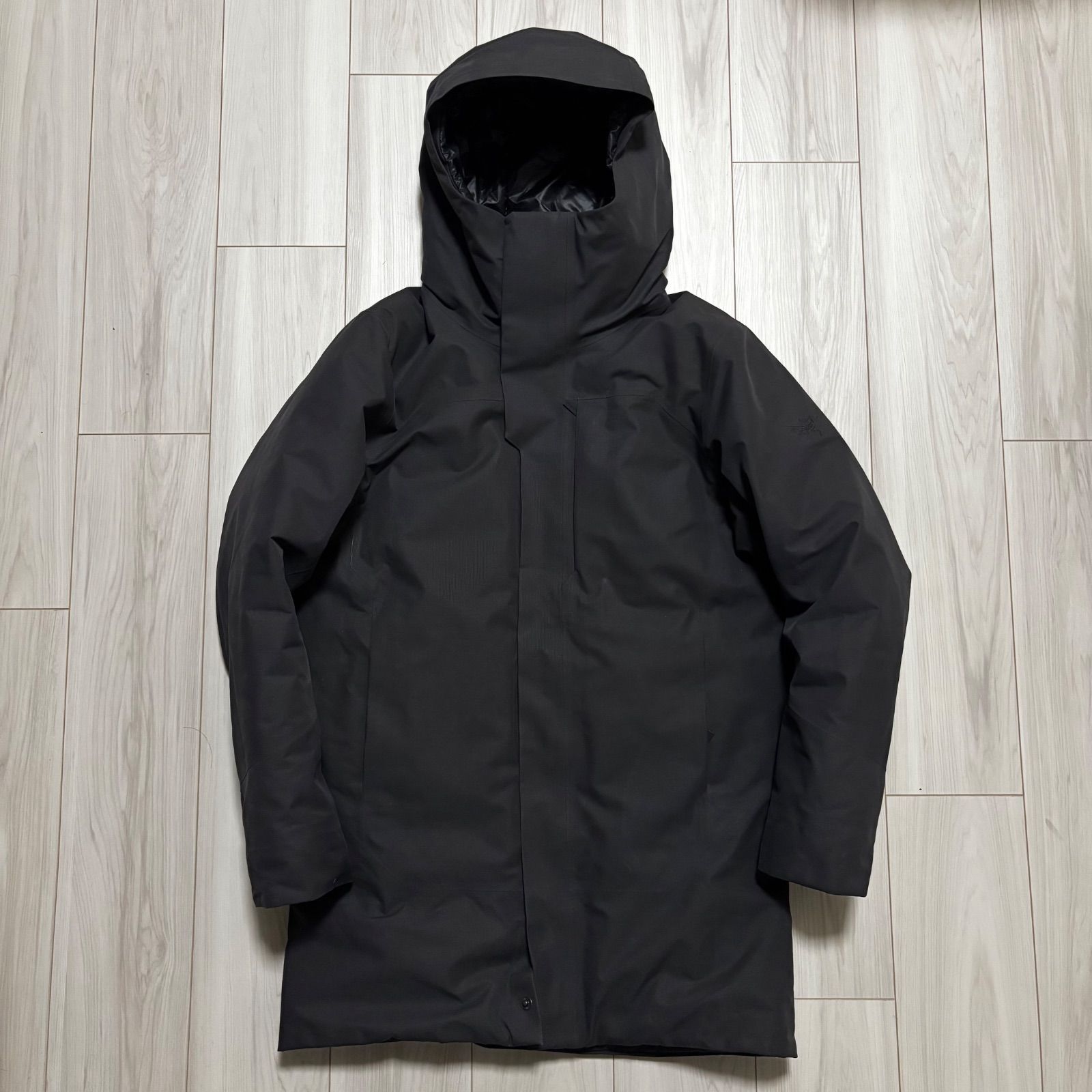 美品 アークテリクス サーミパーカ メンズ XS ブラック系 アークテリクス サーミパーカ メンズXS 黒 ブラック ダウンジャケット