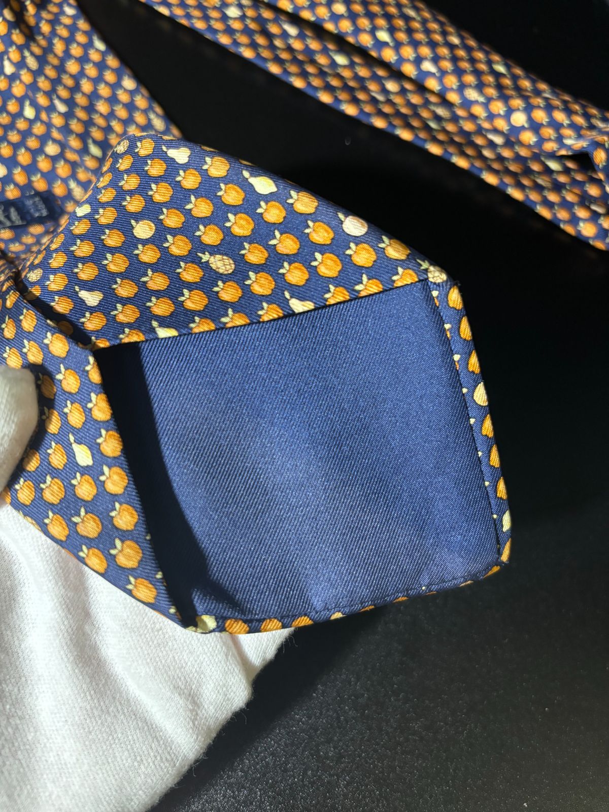 エルメス ストア ネクタイ 果物柄 B25121991 2025年最新】HERMES