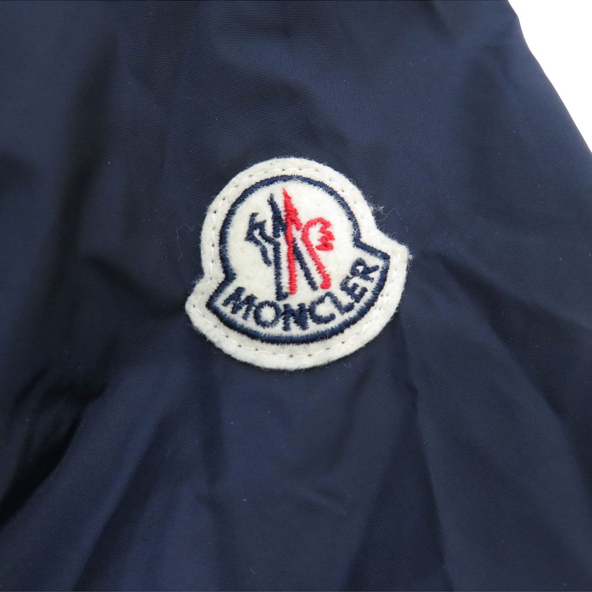 モンクレール FOUCHER カットワーク刺繍 ナイロンジャケット 349101 85