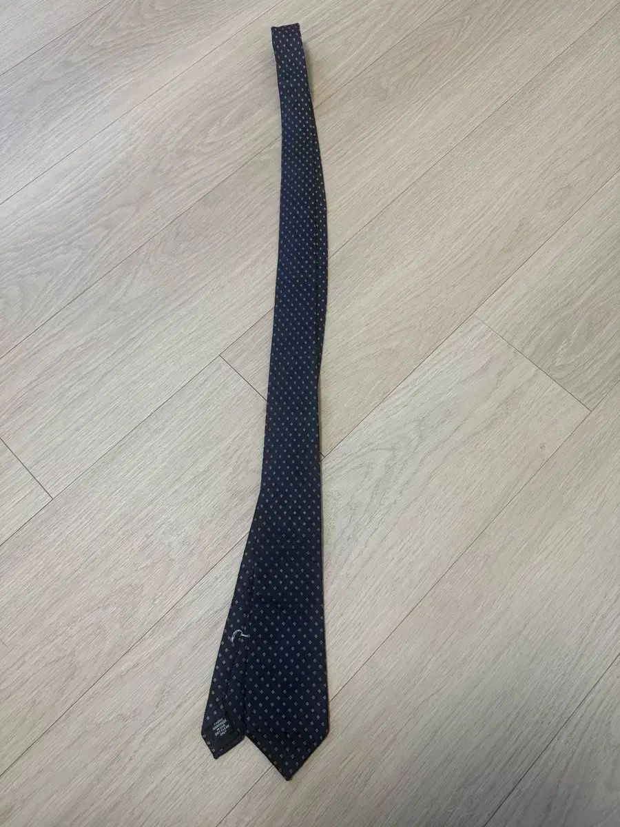 セオリー ネイビー ドット ネックタイ