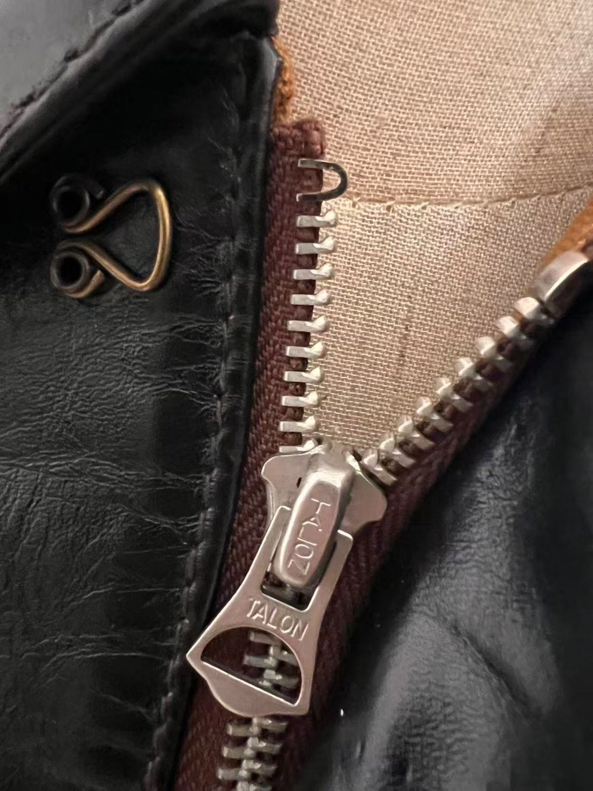 実名復刻 赤リブ A−2 フライトジャケット 馬革 M - メルカリ