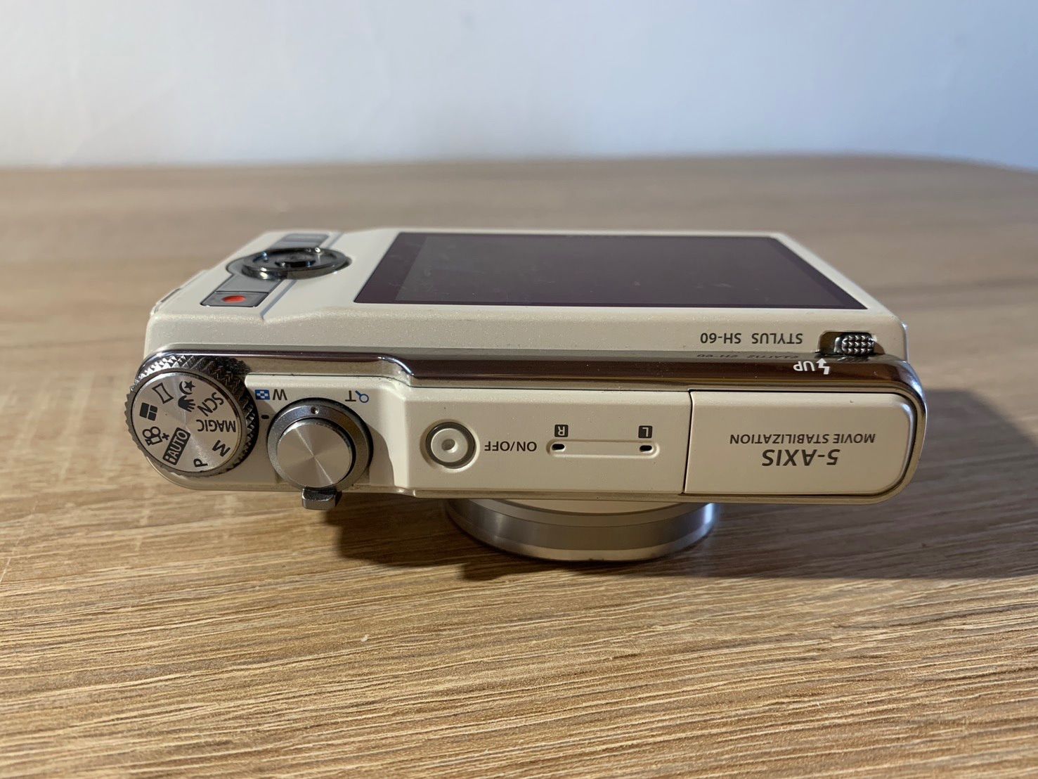 7204 OLYMPUS STYLUS SH-60 ホワイト デジカメ ジャンク品 - メルカリ