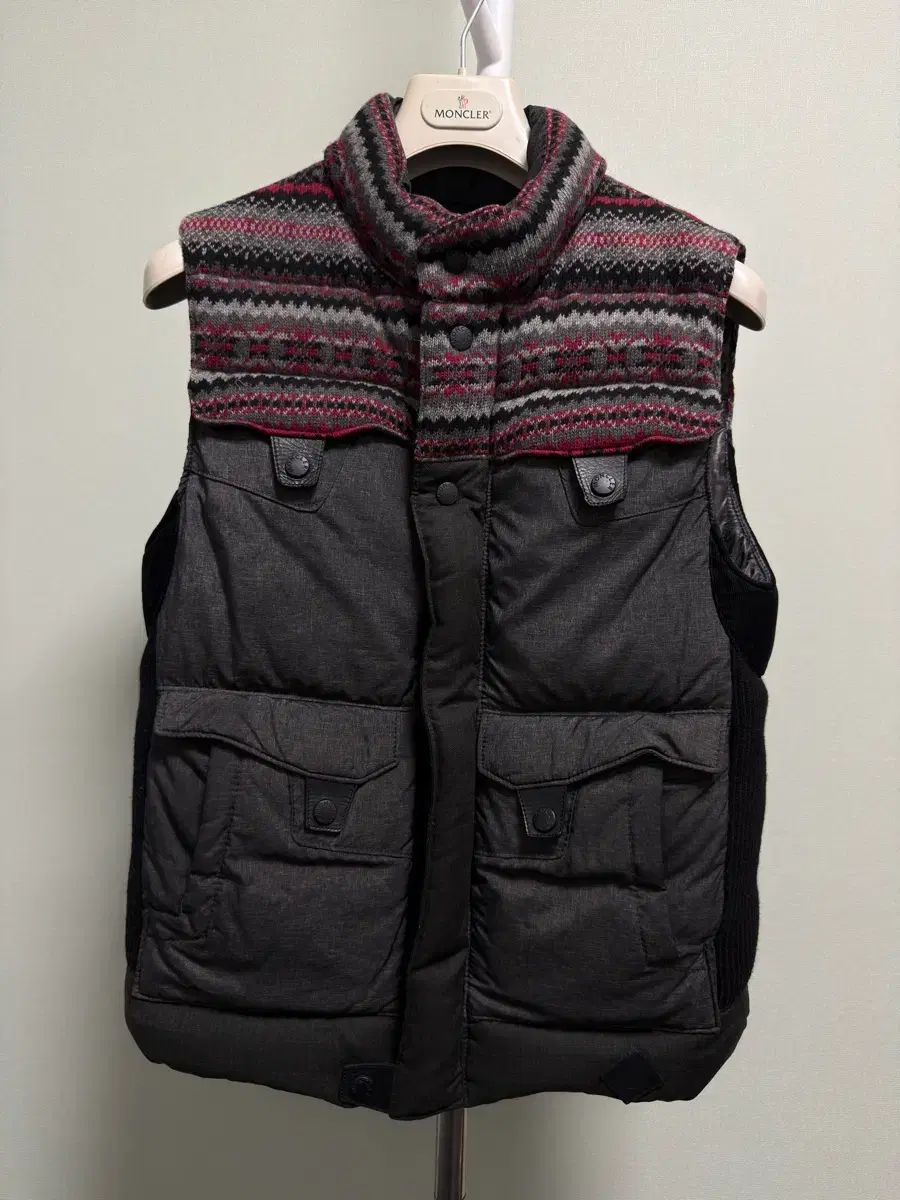 MONCLER モンクレール ダウン ベスト - メルカリ