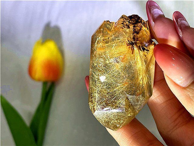 AAA級天然ゴールドルチルクォーツ原石YT7P3/84P18D - メルカリ