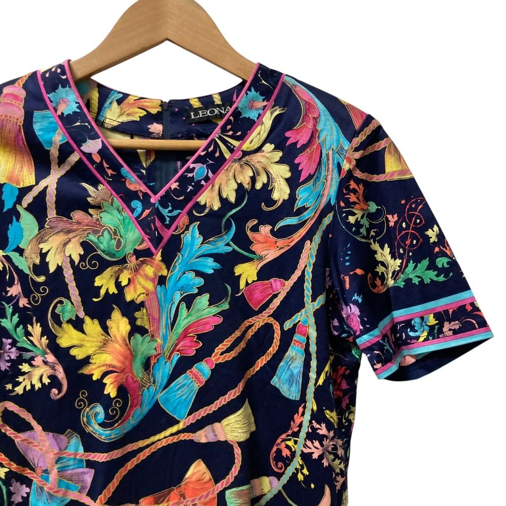 美品 LEONARD レオナール Vネック リボン ロープ プリント 半袖