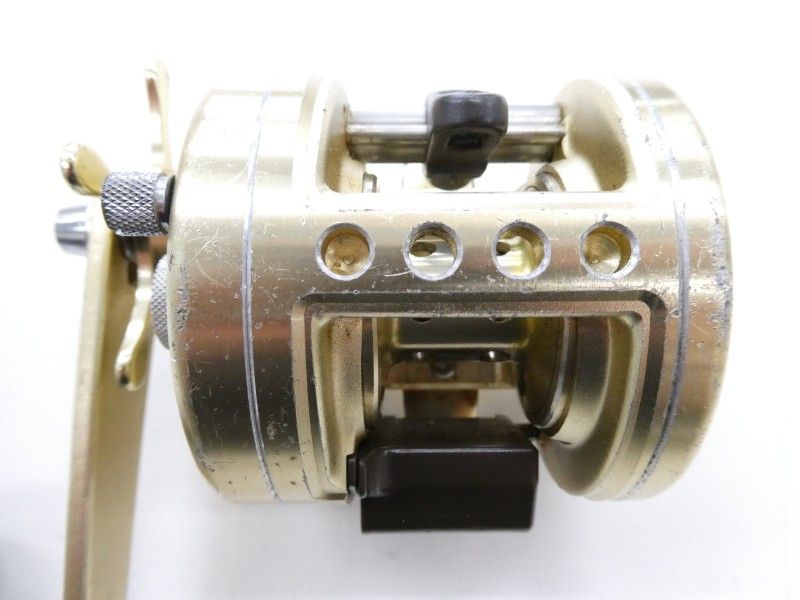 シマノ カルカッタ 201XT (04-8412150005) - メルカリ