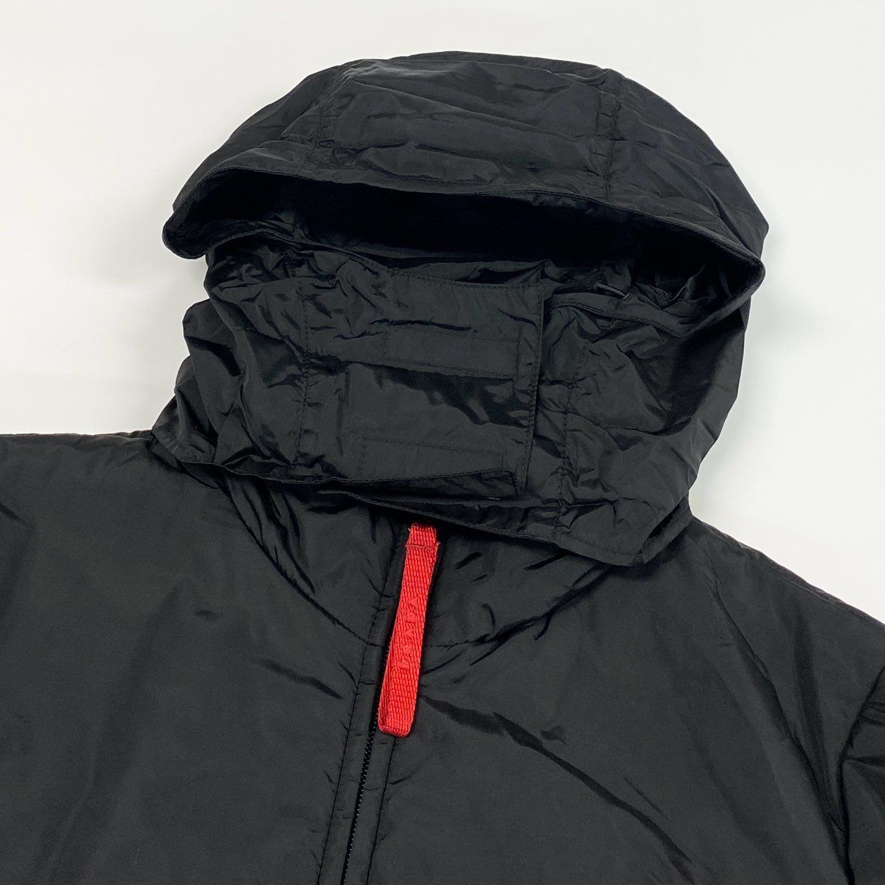 24L22 PRADA プラダ ナイロンジャケット 中綿ジャケット フーディー