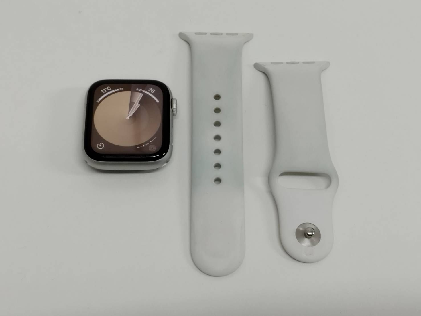 Apple Watch SE 第2世代/GPS/44mm/A2723/シルバー〈MNK23J/A〉