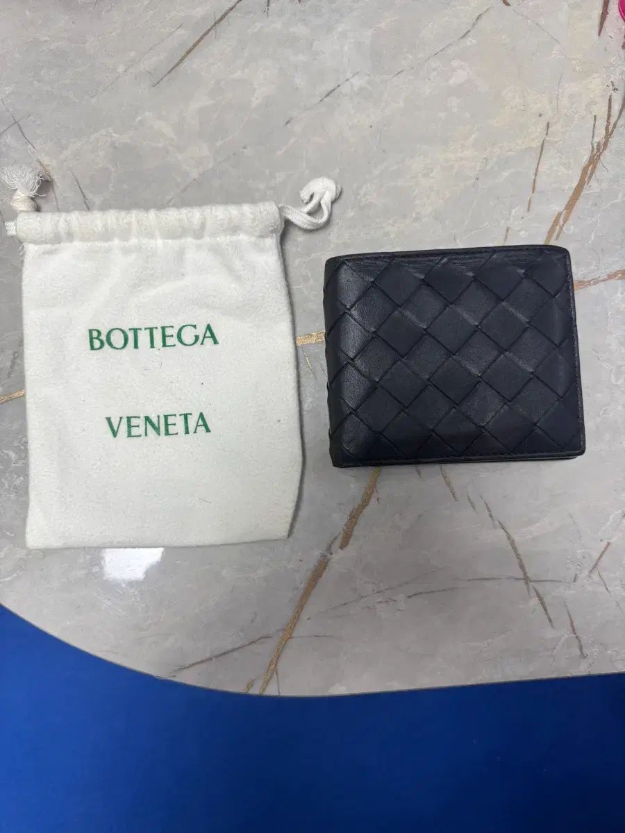 ボッテガ・ヴェネタ ブラック 二つ折り財布