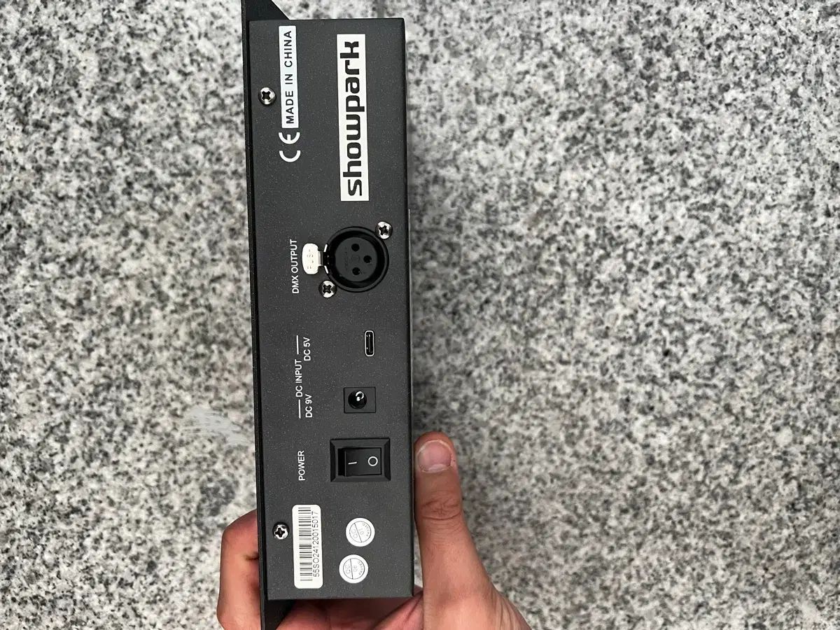 DMXコントローラー　照明コントローラー Amazon.co.jp: DMXコントローラー - LEDライト用192チャンネルDMX