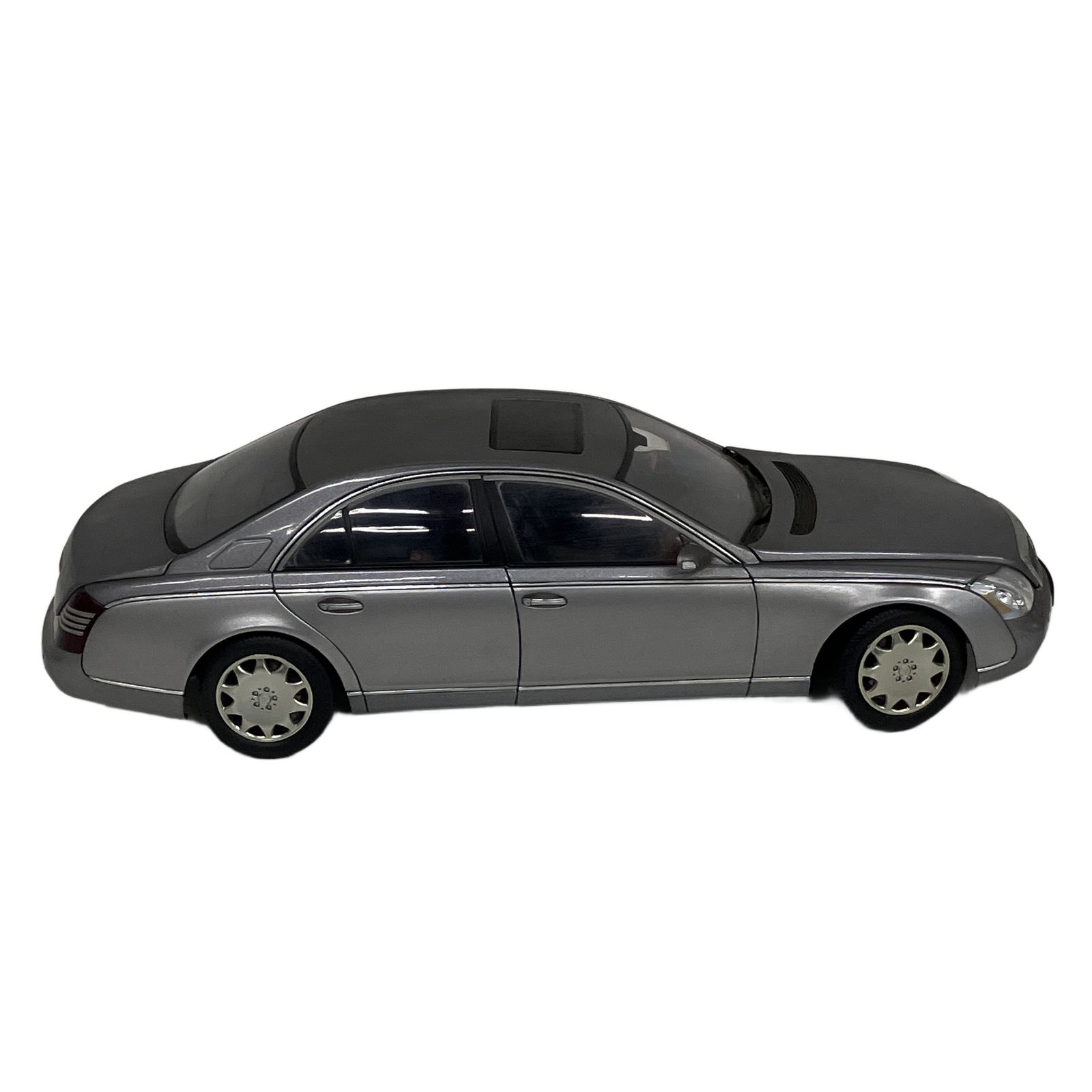 AUTOart 1/18 メルセデス ベンツ マイバッハ オートアート ミニカー