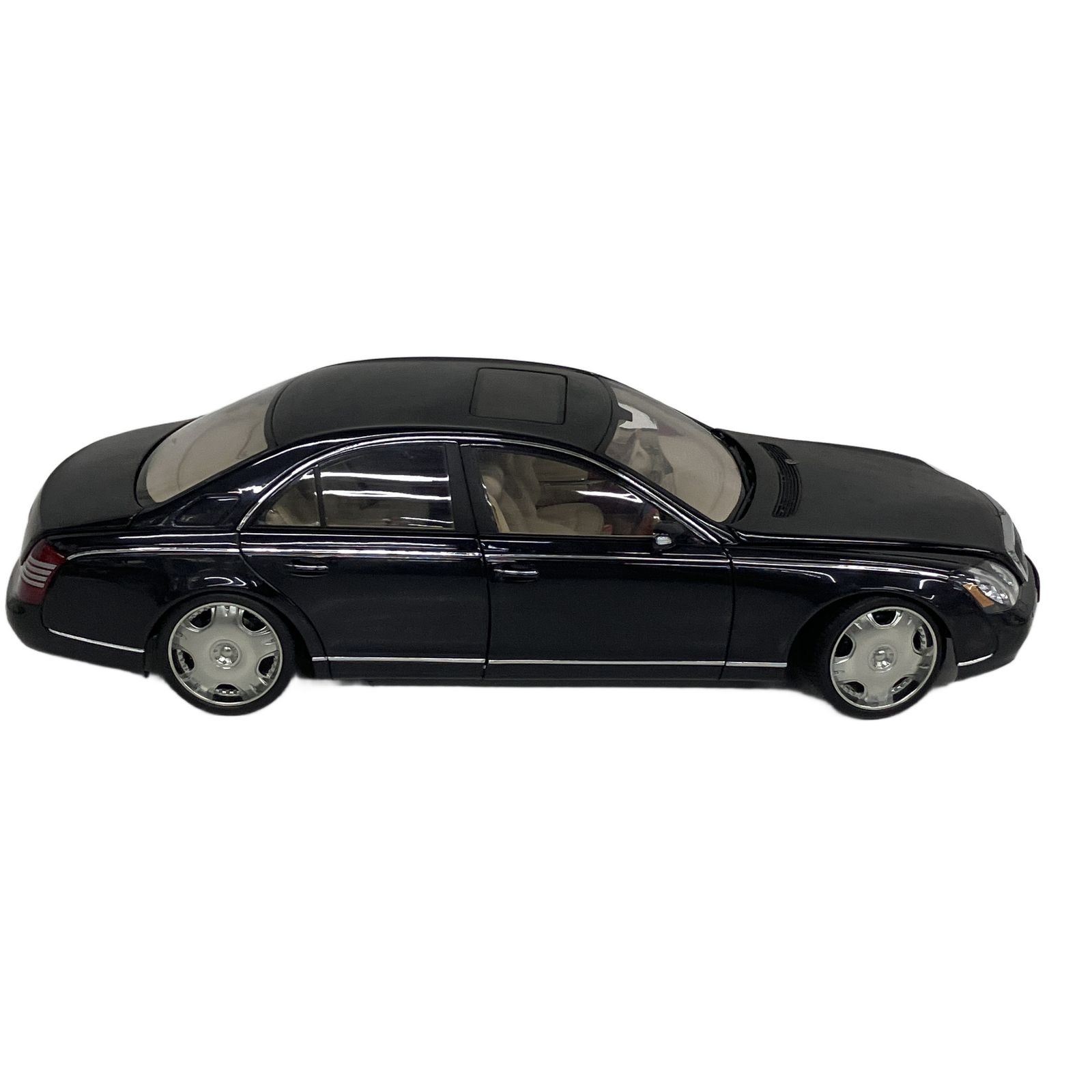 オートアート 絶版品 メルセデスベンツ　マイバッハ　ミニカー オートアート 絶版品 メルセデスベンツ マイバッハ ミニカー