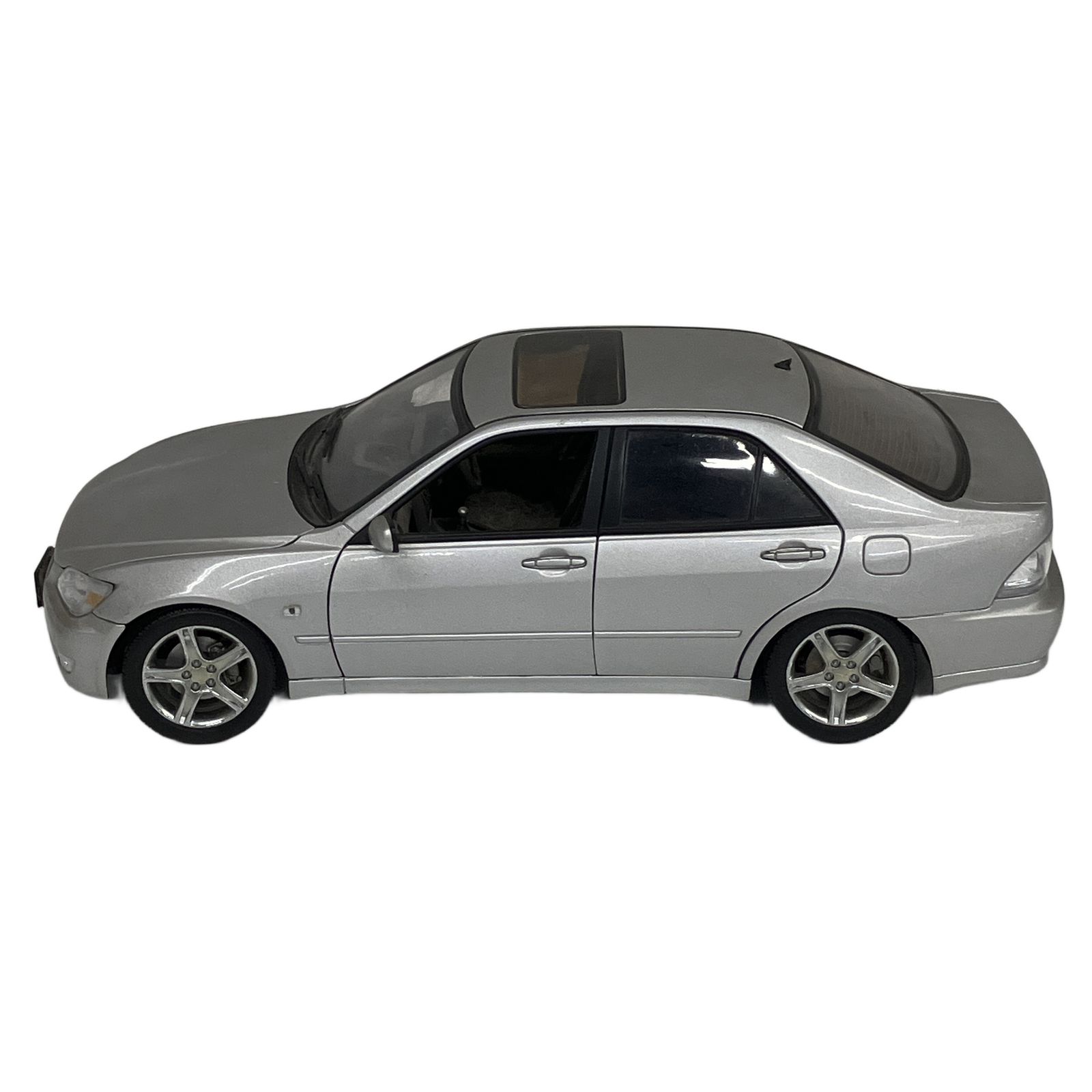 オートアート 1/18 トヨタ アルテッツァ Amazon | オートアート ミニカー アルテッツァ RS200 1/18 ミニカー 白