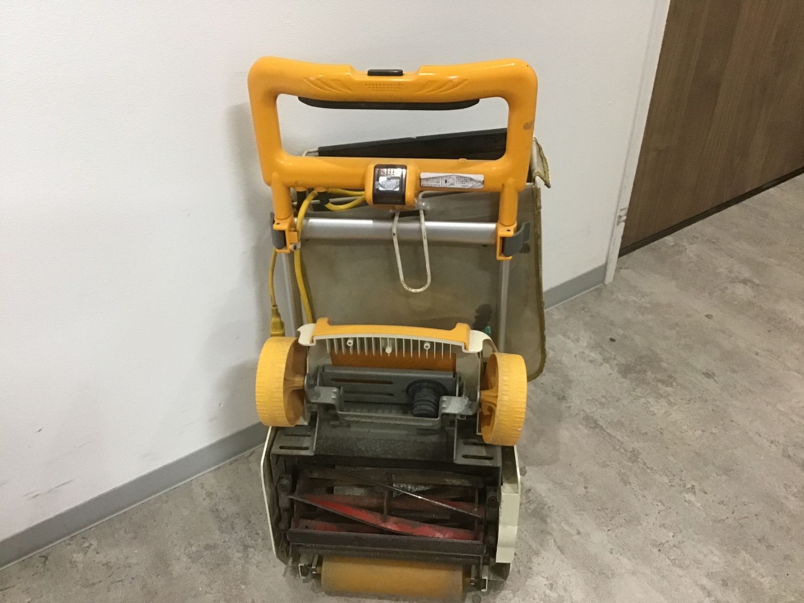 送料無料！【中古動作品】△リョービ RYOBI 芝刈機 LM-2800 汚れ錆多め