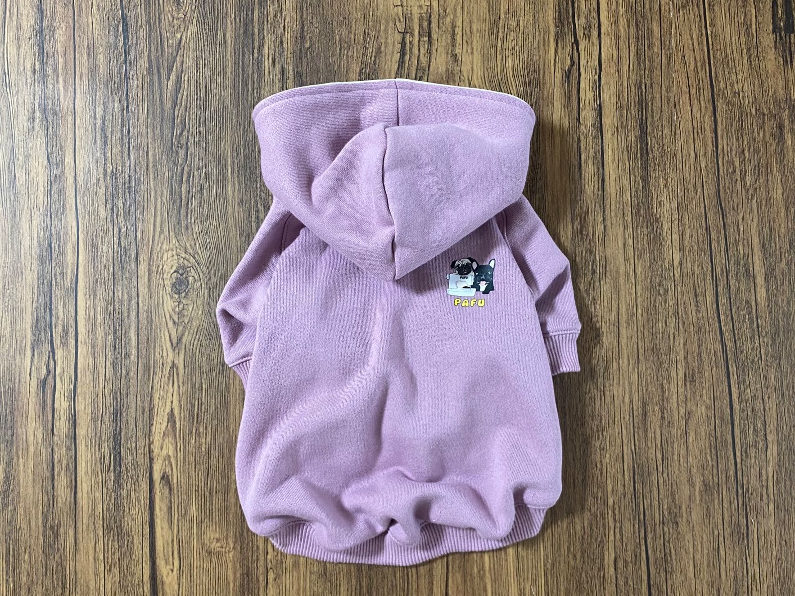 犬服  ラグランフード付き(M)   ꒡̈⃝Lily꒡̈⃝ハンドメイド  再出品 犬服 ラグランフード付き(M) ꒡̈⃝Lily꒡̈⃝ハンドメイド 再出品犬服
