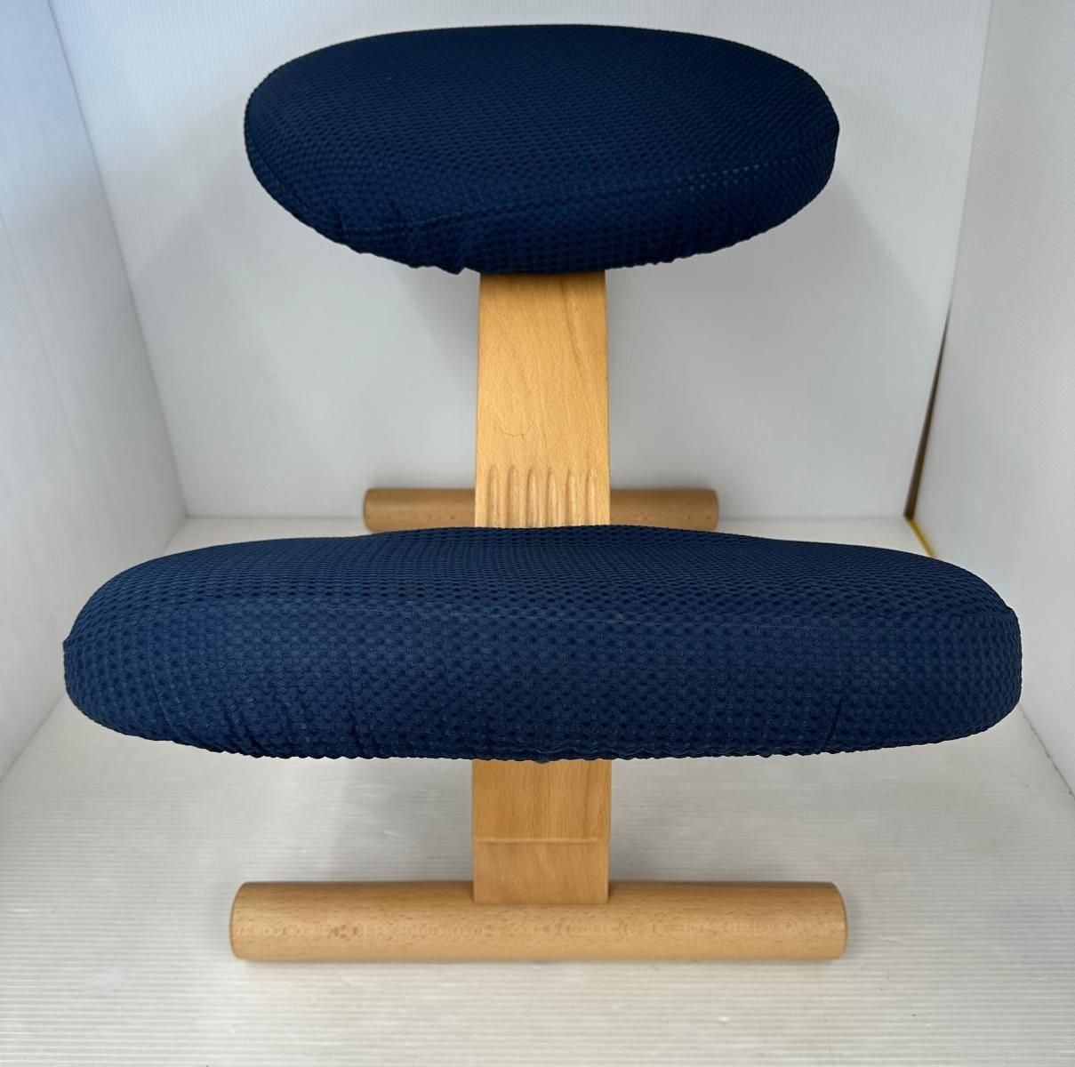 中古品】Sakamotohouse サカモトハウス バランスチェアイージー 姿勢