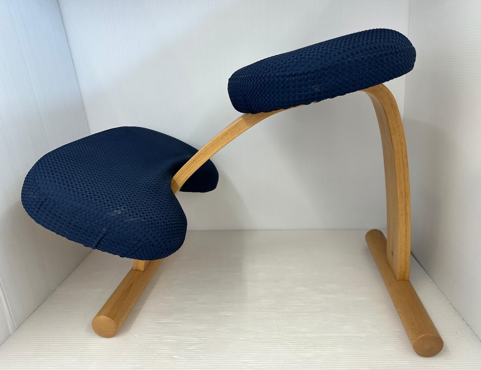 中古品】Sakamotohouse サカモトハウス バランスチェアイージー 姿勢