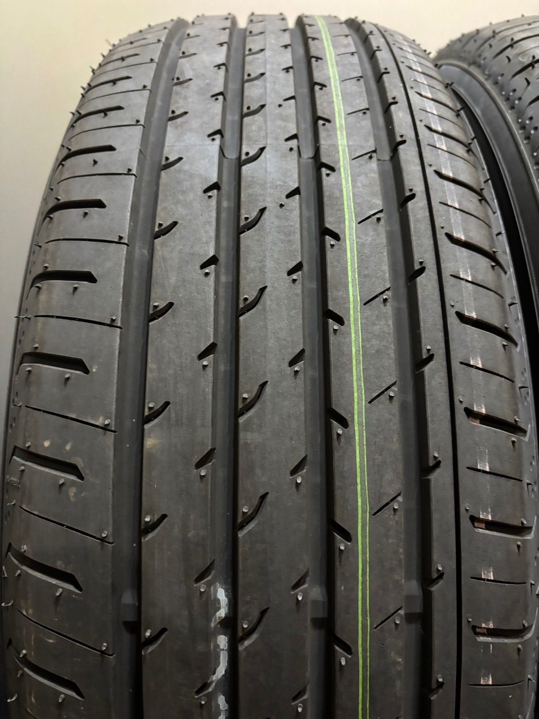 新車外し 2025年製 225/60R18 ヨコハマ アルファード ハリアー ④ ☆新車外し 225/60R18 YOKOHAMA/ADVAN V03 25年製 夏タイヤ サマー