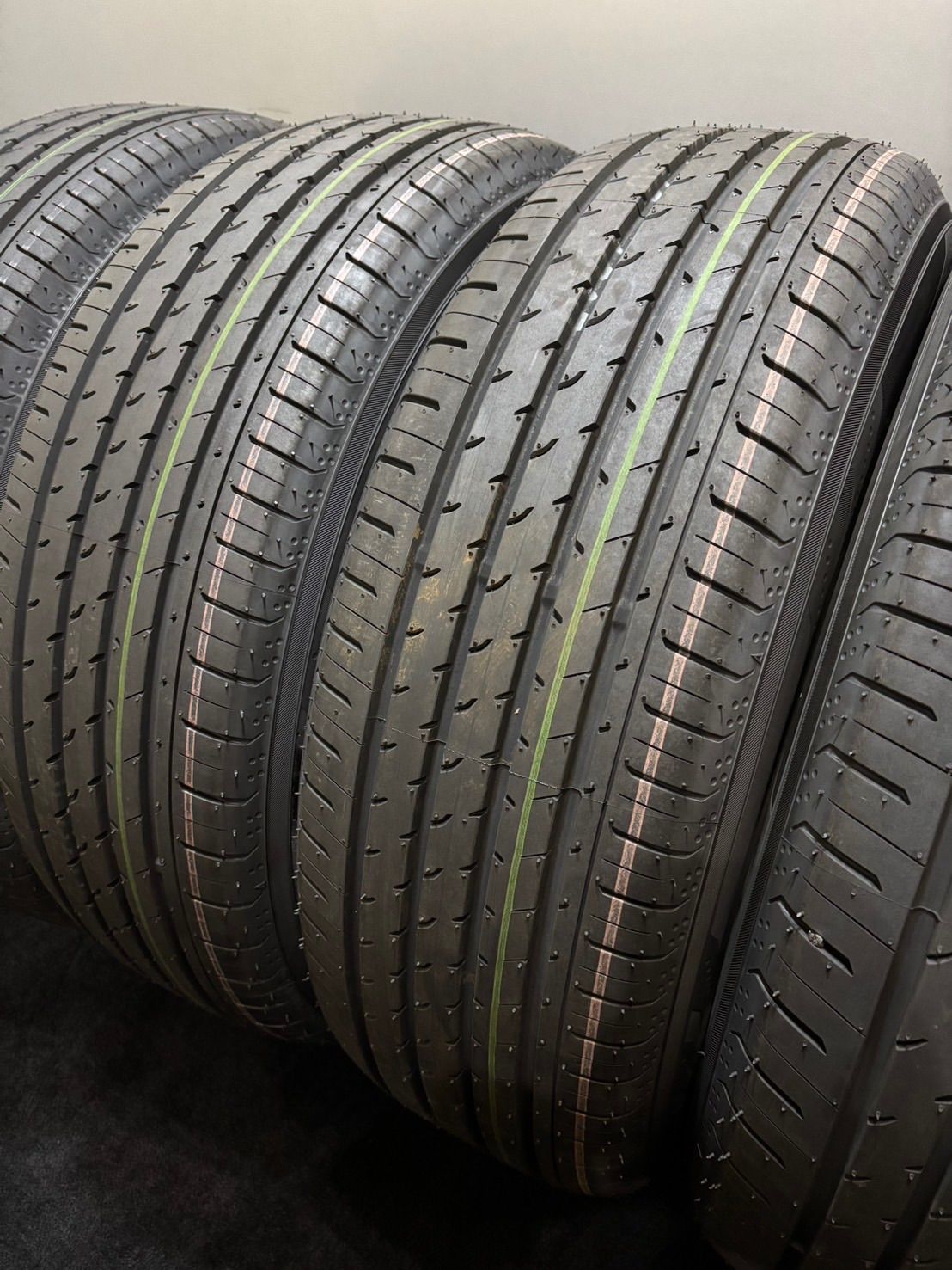 ☆新車外し 225/60R18 YOKOHAMA/ADVAN V03 25年製 夏タイヤ サマー