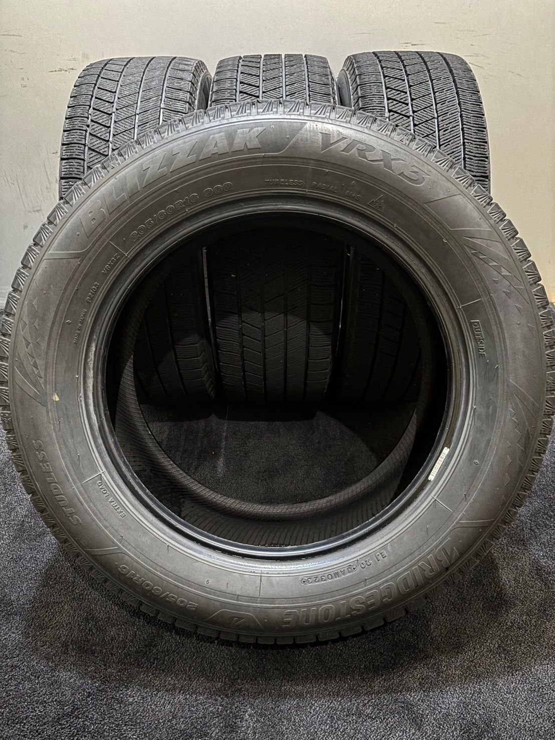 23年製造205/60R16 ブリジストンVRX3 ノアヴォクシースタッドレス ブリザック VRX3 ノア ヴォクシー 90系 205/60R16 スタッドレス