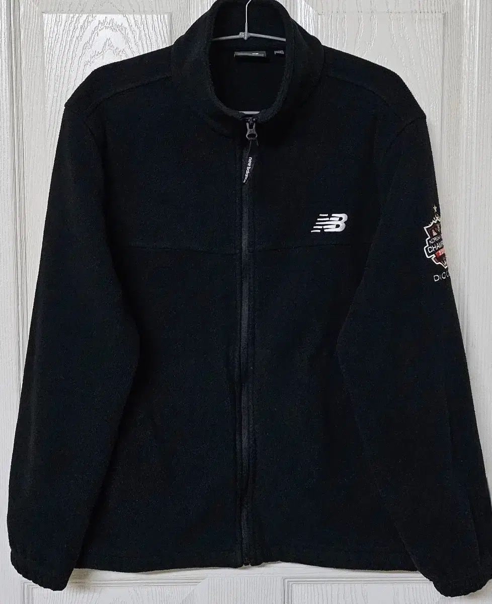 95 KTウィズ ニューバランス 2021 優勝 記念 フリース ジップアップ ジャケット