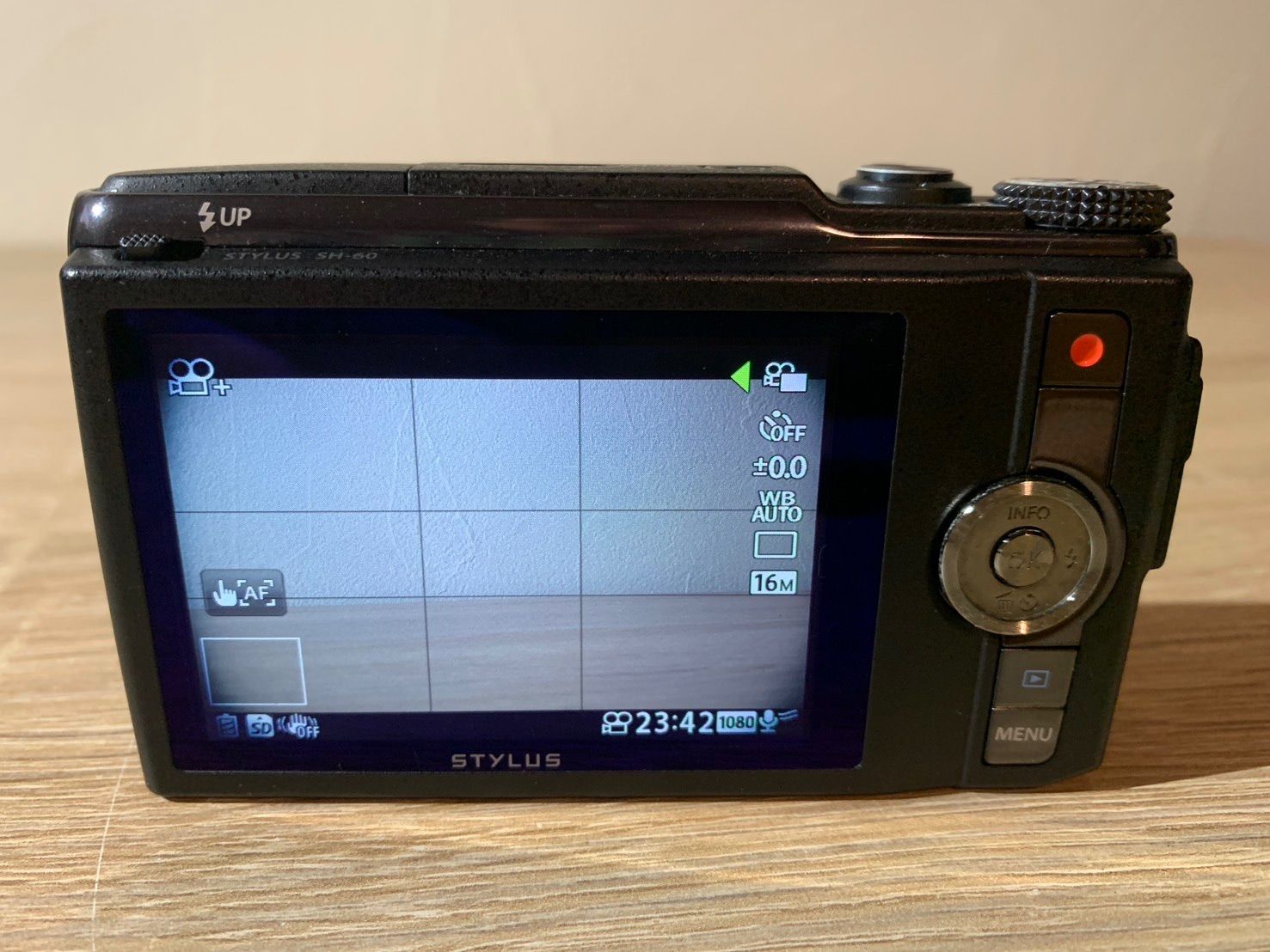 ★OLYMPUS SH-60 デジカメ Amazon.com : Olympus Stylus SH-60 - Silver - International Version