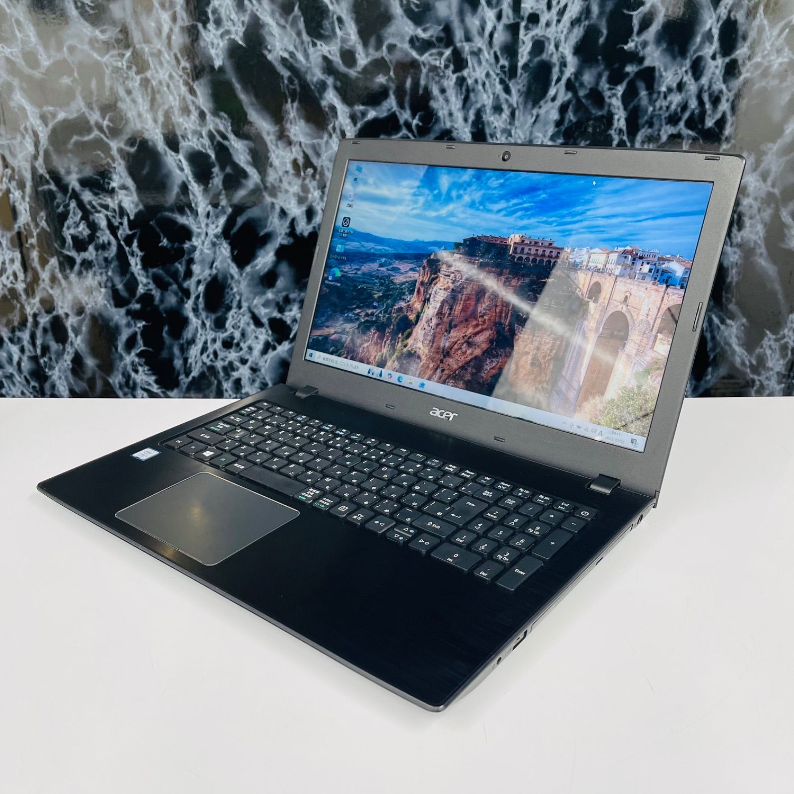 Acer Aspire E5-576 F54D/HF core i5 7200U◇8GB◇SSD500GB 7600