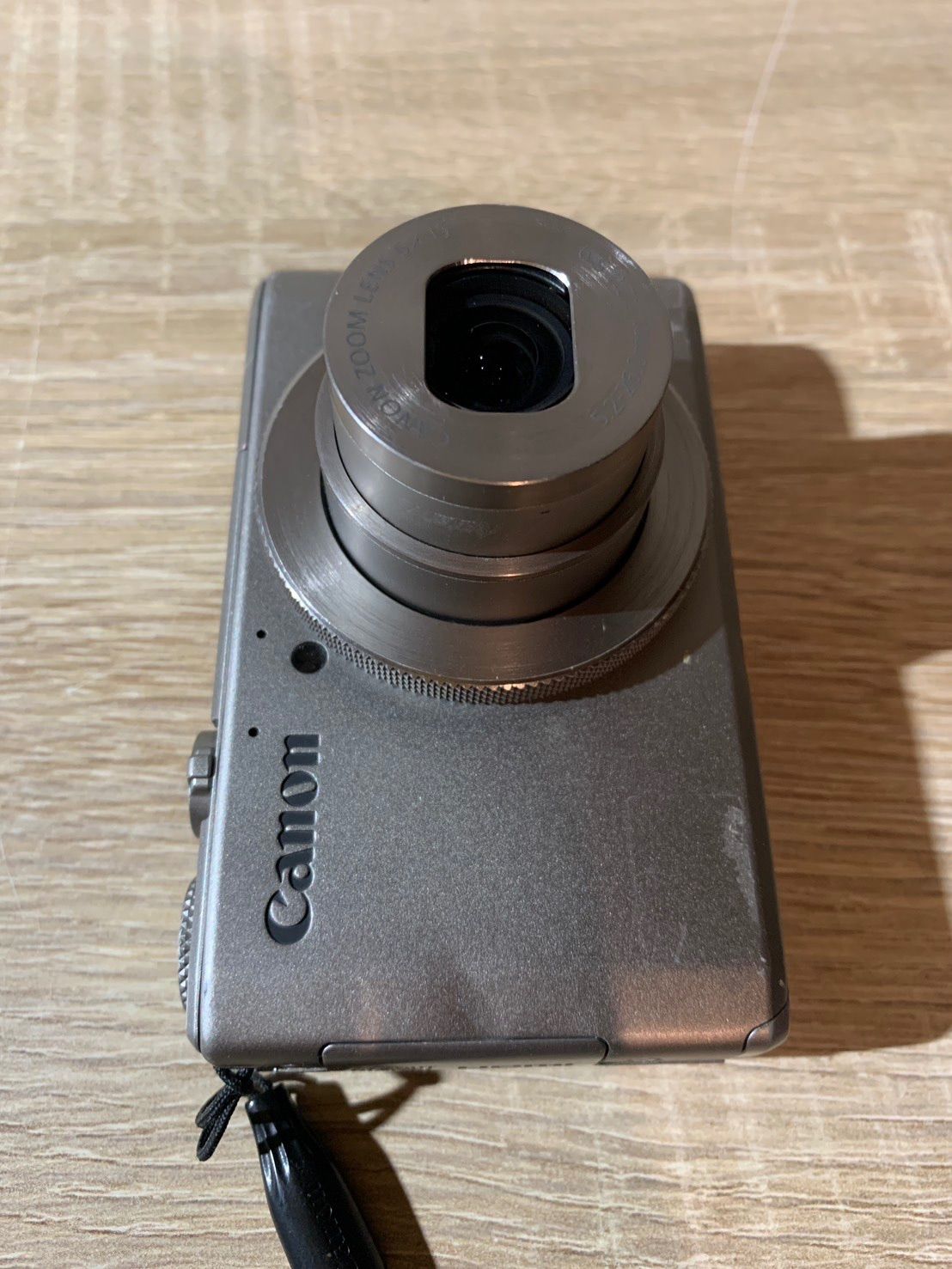 お値下げ！Canon デジタルカメラ 16.0メガピクセル シルバー Canon デジタルカメラ 16.0メガピクセル シルバー