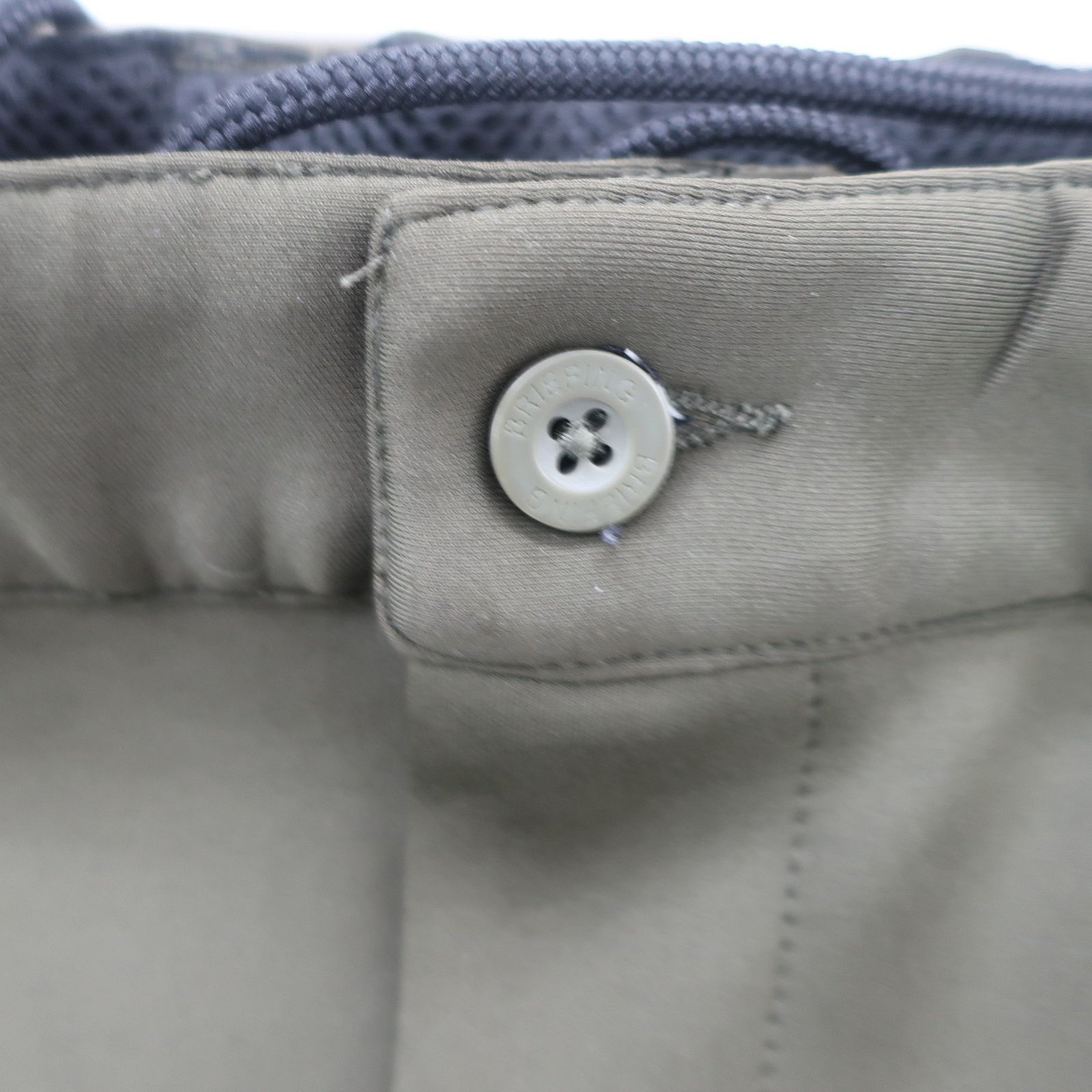 美品BRIEFING（ブリーフィング）メンズ パンツ　オリーブ　カーキー　S BRIEFING GOLF（ブリーフィングゴルフ） セール20%OFF 日本正規品