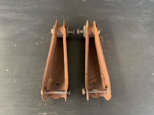 キャデラックブロアム フロントアッパーアーム左右セット キャデラックブロアム フロントアッパーアーム左右セット - メルカリ