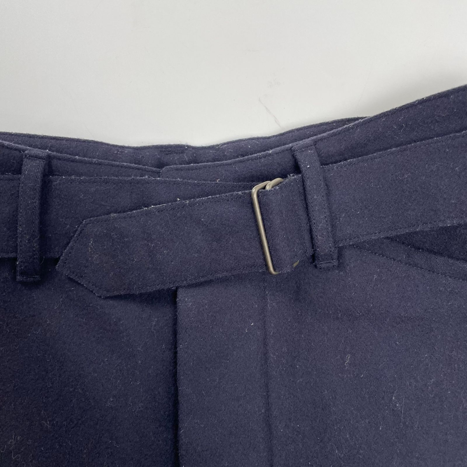 COMOLI コモリ / フェルトンベルテッドパンツ ネイビー 参考定価