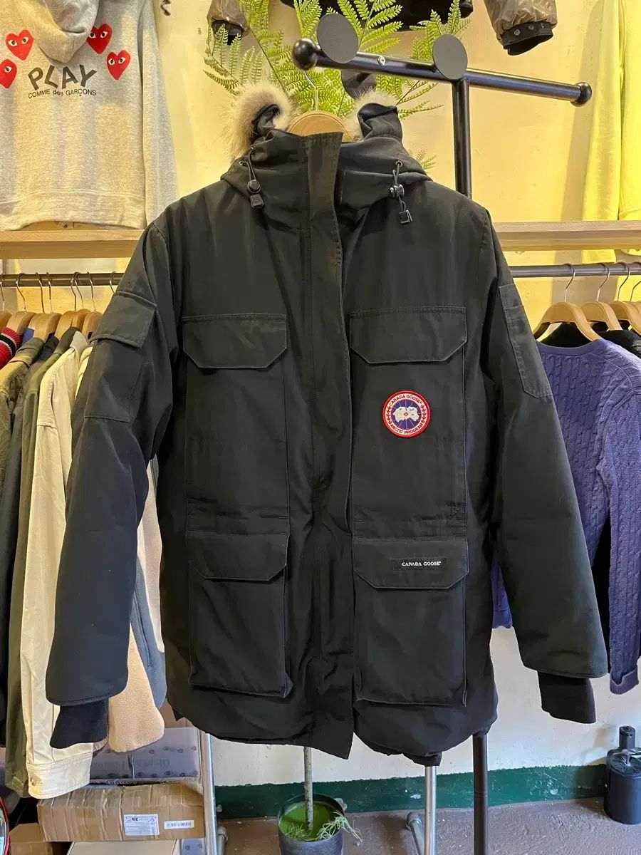 Canada Goose (カナダグース) エクスペディション ダウン ブラック
