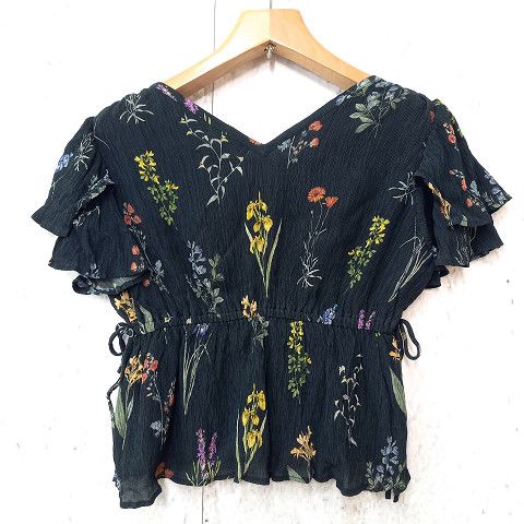 ブラウス シャツ 「EC限定カラー：ブラック系その他」SHOULDER FRILLS