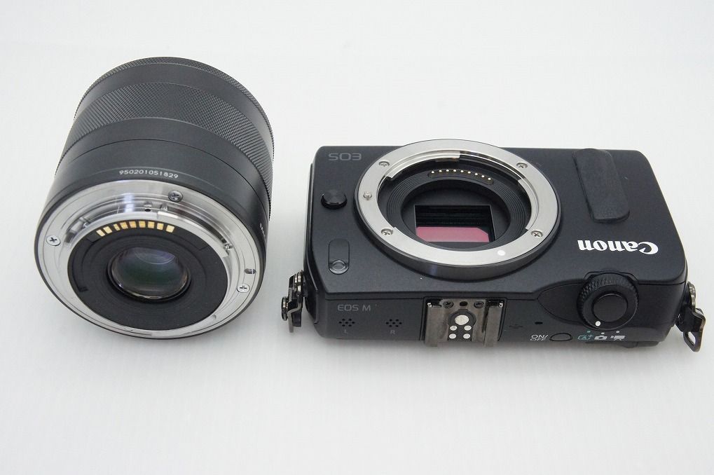 Canon EOS M50 ミラーレス一眼 18-55mmレンズ付き Canon EOS M50 ミラーレス一眼 18-55mmレンズ付き CANON EOS M EF-M18-55