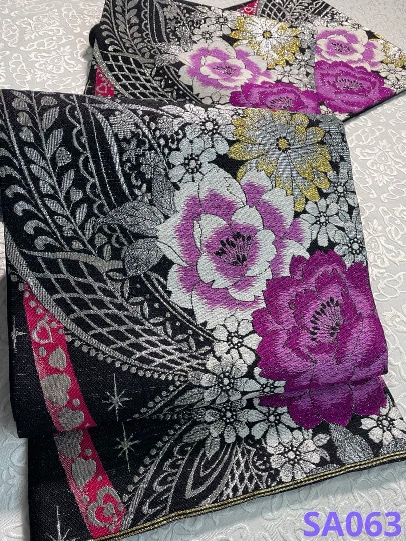 袋帯 幾何学模様 モダン 振袖などにも 金糸 銀糸 正絹 六通 Q864 袋帯 幾何学模様 モダン 振袖などにも 金糸 銀糸 正絹 六通 Q864 袋帯