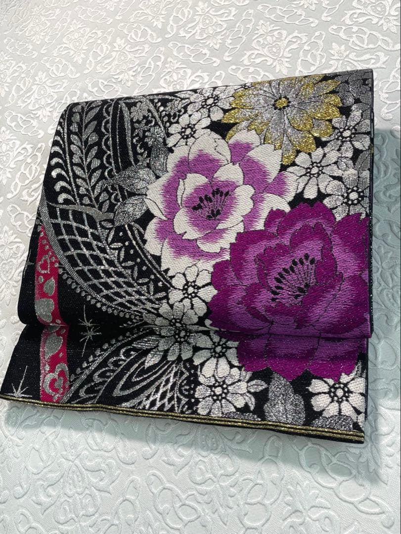 袋帯 幾何学模様 モダン 振袖などにも 金糸 銀糸 正絹 六通 Q864 袋帯 幾何学模様 モダン 振袖などにも 金糸 銀糸 正絹 六通 Q864