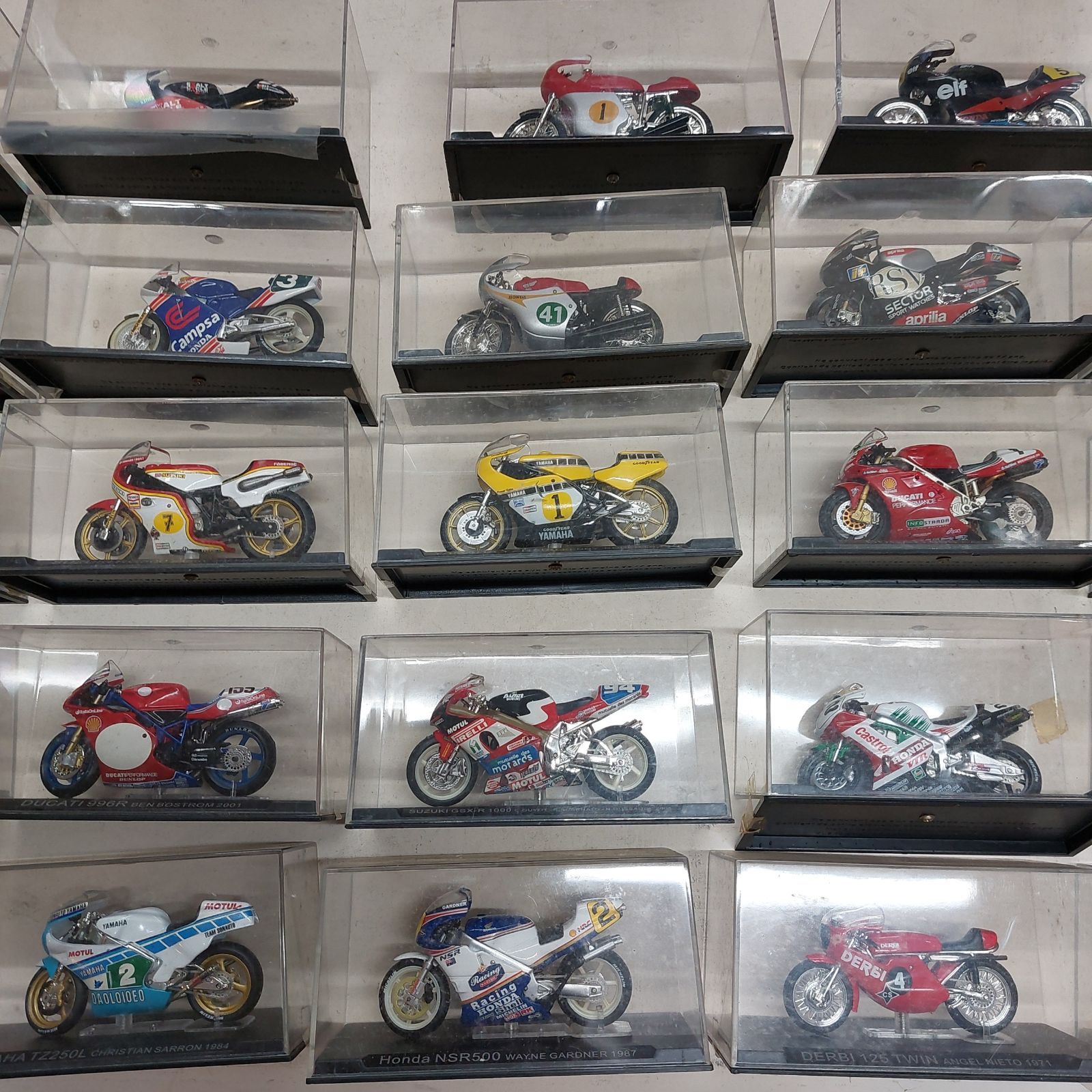 チャンピオンバイクコレクション デアゴスティーニ社 56台 中古 傷 汚れあり チャンピオンバイクコレクション デアゴスティーニ社 56台 傷 汚れあり