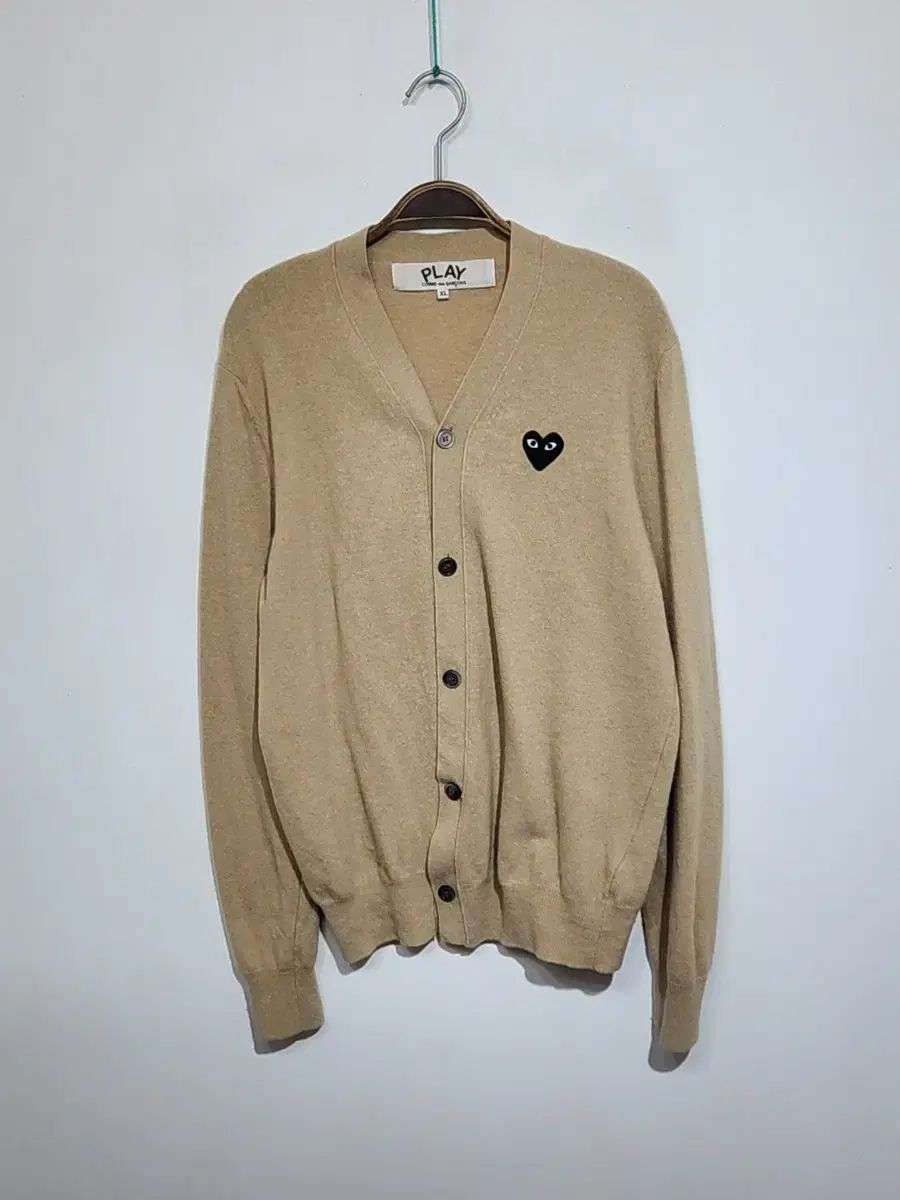 (正規品) コム・デ・ギャルソン カーディガン ベージュ ブラックワッペン AZ N024
