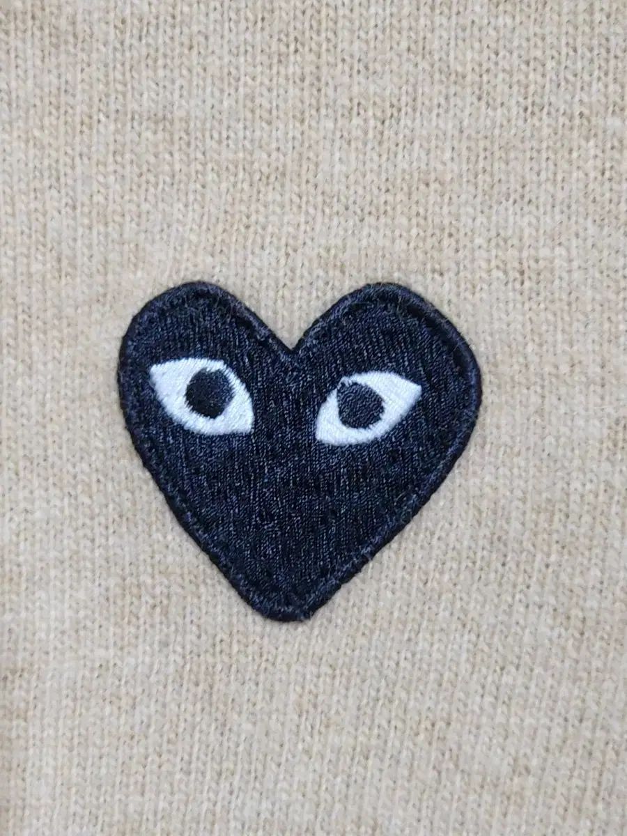 (正規品) コム・デ・ギャルソン カーディガン ベージュ ブラックワッペン AZ N024