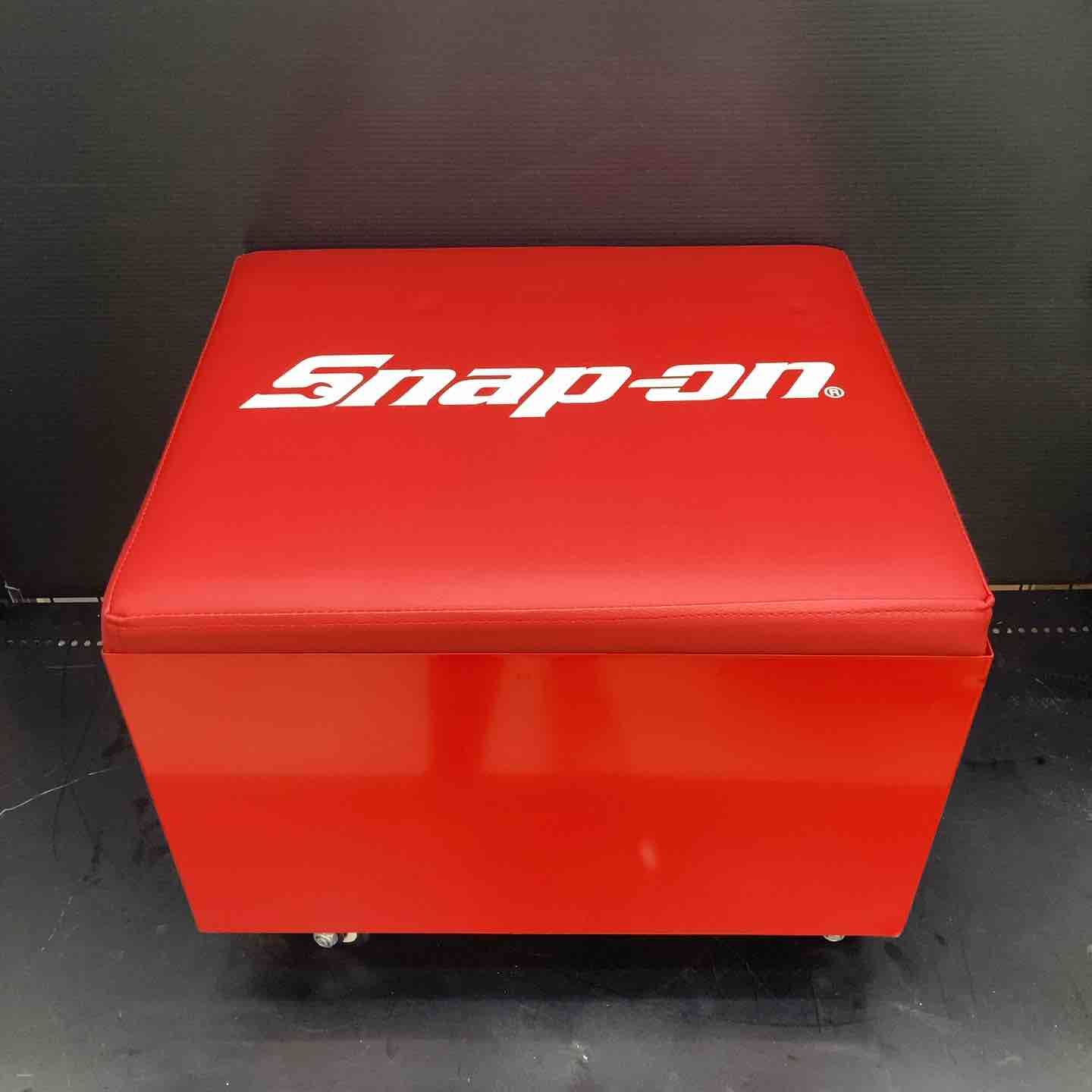 スナップオン 新品 シートクリーパー型 工具箱 レッド 作業用 椅子 