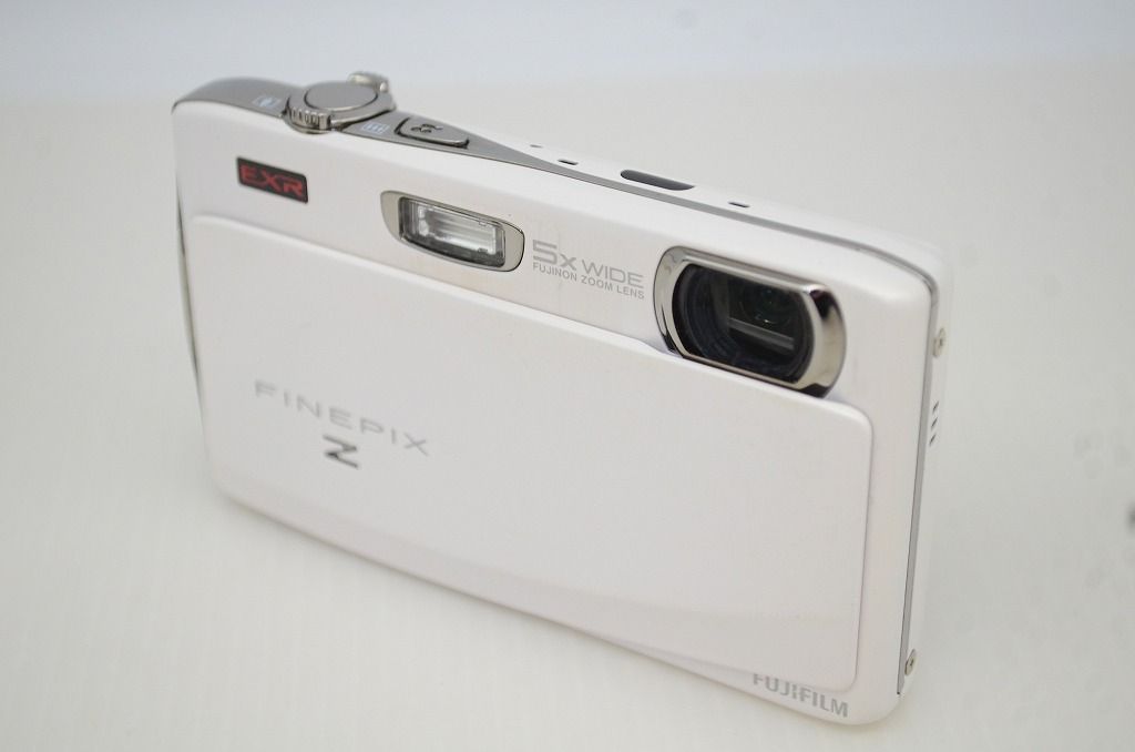 FUJIFILM フジフィルム FinePix Z900EXR コンパクトデジタルカメラ