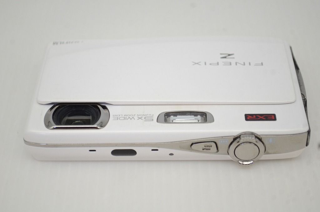 FUJIFILM フジフィルム FinePix Z900EXR コンパクトデジタルカメラ