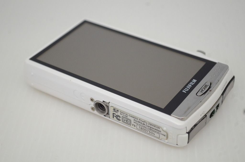 FUJIFILM フジフィルム FinePix Z900EXR コンパクトデジタルカメラ