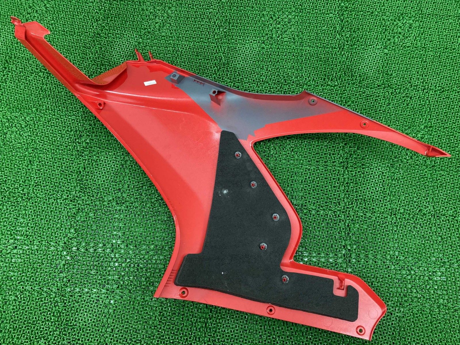 ドゥカティ パニガーレ 右アンダーカウル CORSE 480.1.047.1A