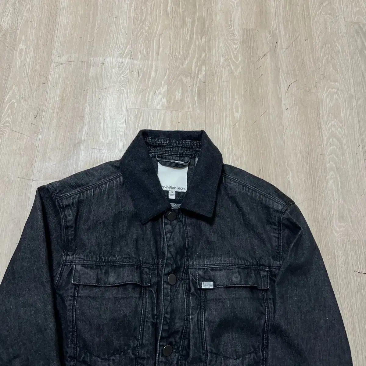 レディース Calvin Klein Jeans クロップドデニムジャケット